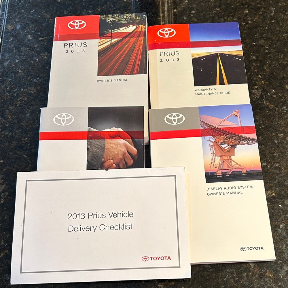 Toyota Prius 2013 Owner's Manuals Set